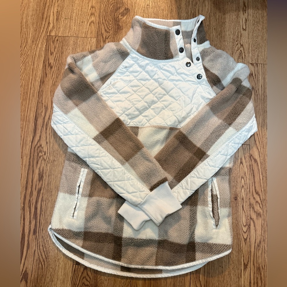 Abercrombie & Fitch Quilted Button-Snap Fleece Pullover – Tan Plaid – S